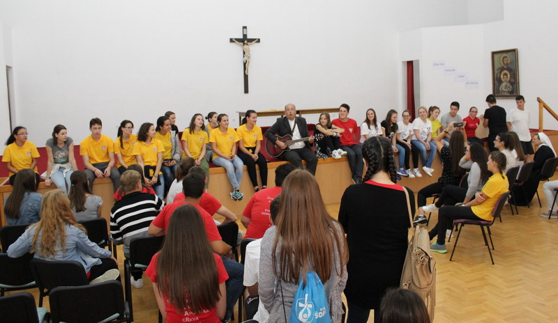 090_160917-krizari-394r