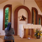 UMolitvi-kapela_Pewel.Mala.Poljska